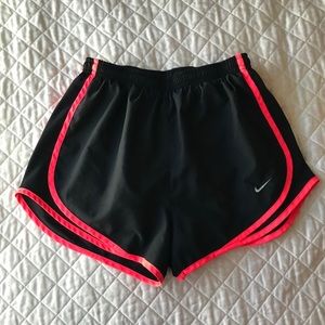 Black Nike Tempo Shorts - Small